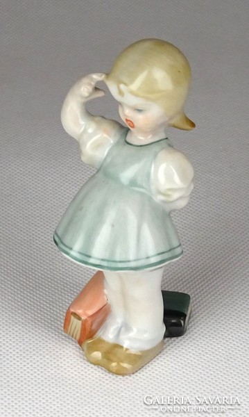 1F609 Herendi porcelán könyves kislány figura