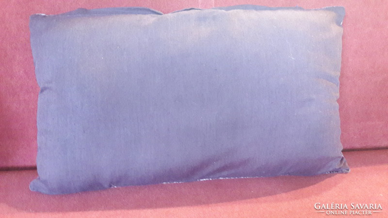 Decorative pillow d