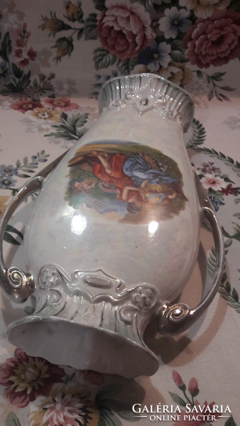 Antik jelenetes különleges formájú porcelán váza