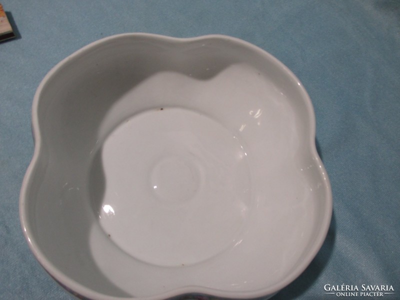 A special shaped rose serving bowl