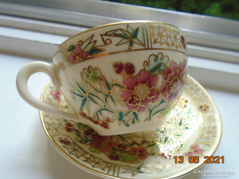 Zsolnay hand-painted, gold contoured, protruding Persian pattern, coffee cup coaster