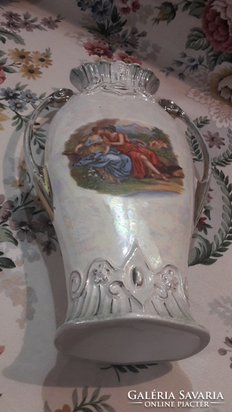 Antik jelenetes különleges formájú porcelán váza