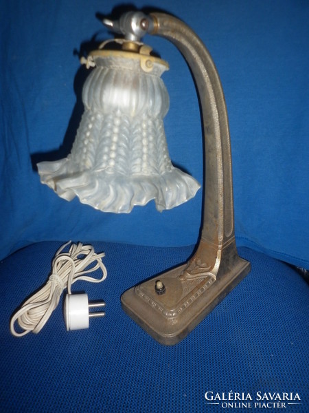 Antik fém öntöttvas elektromos asztali lámpa