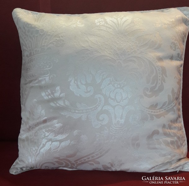 Decorative pillow a