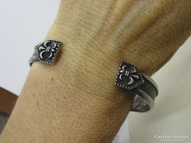 Very elegant silver bracelet