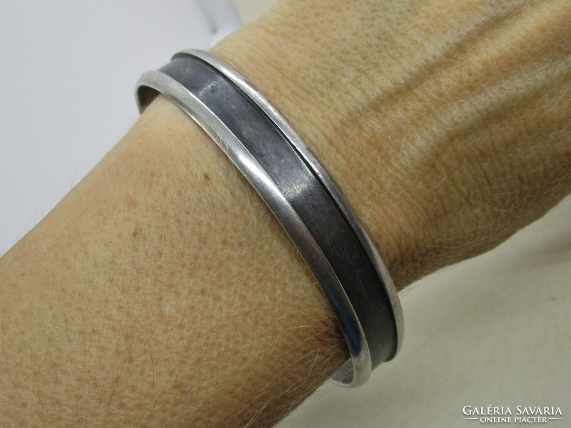 Very elegant silver bracelet