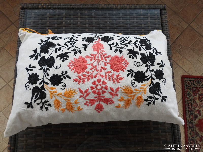 Embroidered folk linen throw pillow 2 pcs - price per piece