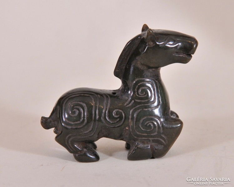 Antik kínai faragott jáde ló