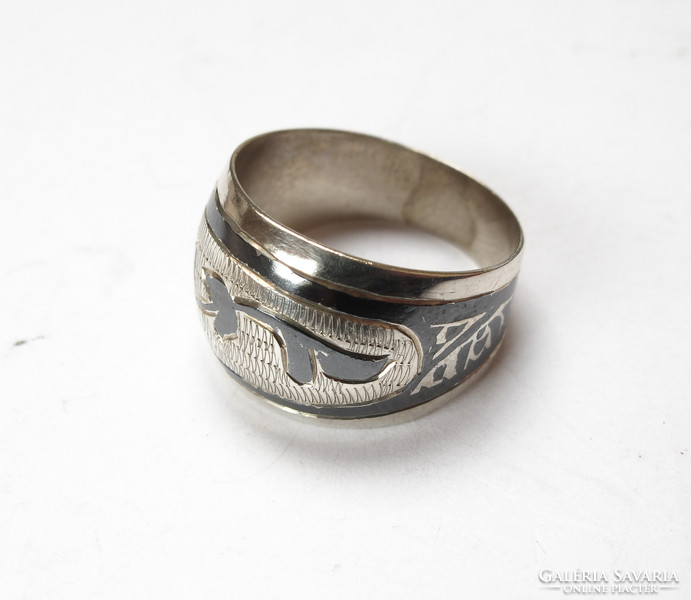 Díszes,szovjet,niellós ezüst gyűrű.