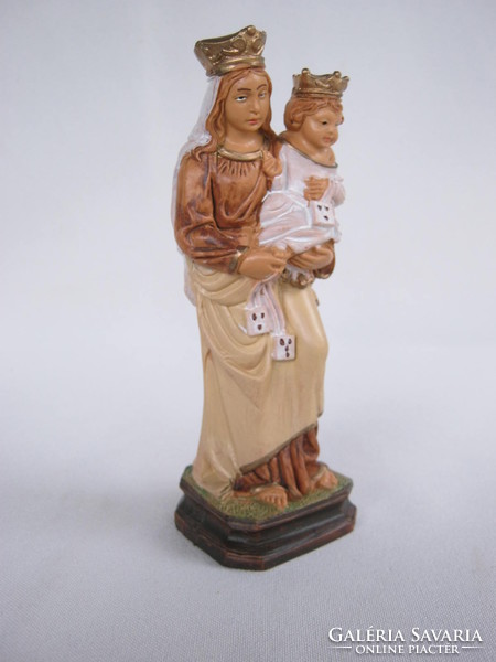Szűz Mária a kisdeddel