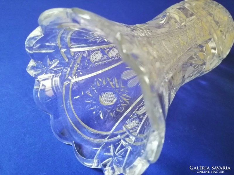 Gyönyörű ólomkristály 25 cm magas váza