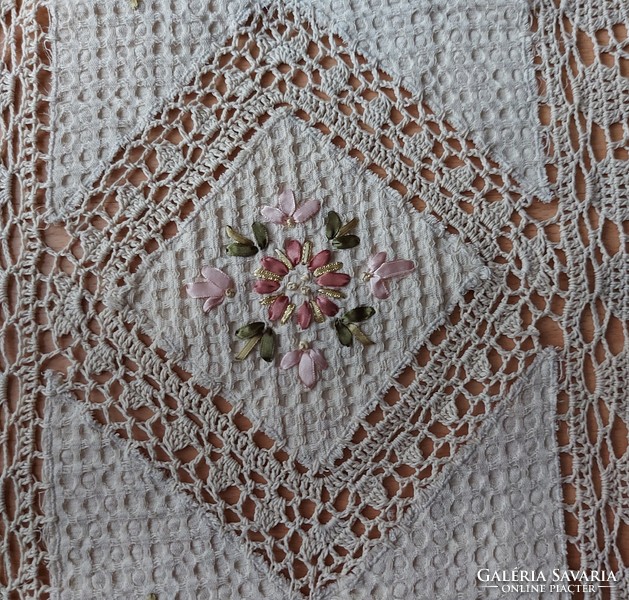 Old, tablecloth with smoke-colored crochet, crochet and silk pattern, running