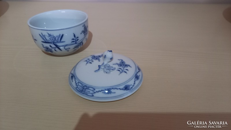 Old Meissen porcelain bonbonier with blue and white pattern with swords