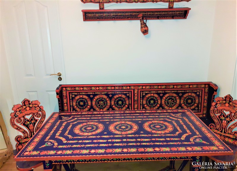 Dreamy curiosity! Hart's dining set painted by a master of folk art