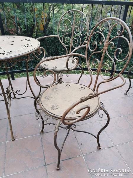 Garden set - (1 table + 4 chairs)