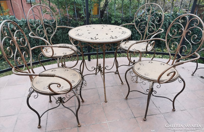 Garden set - (1 table + 4 chairs)