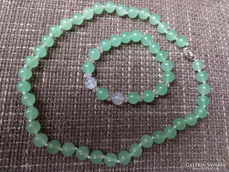 Jade necklace and bracelet set from China