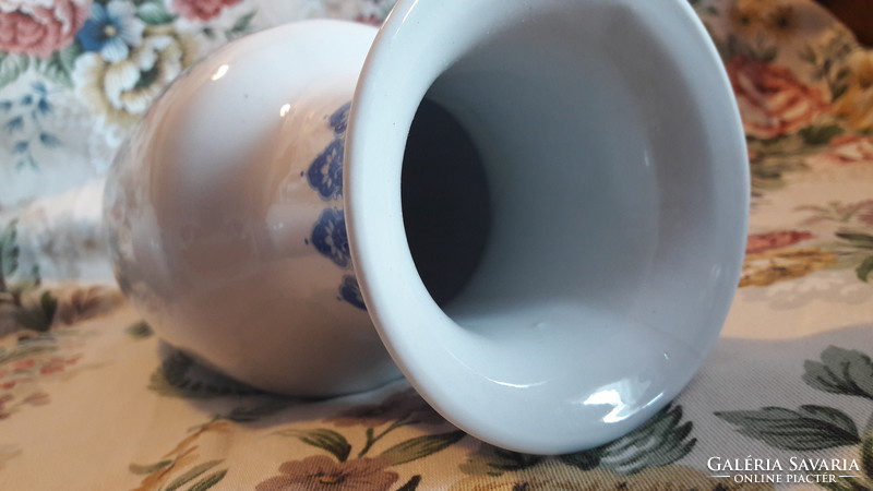 2db madaras porcelán váza
