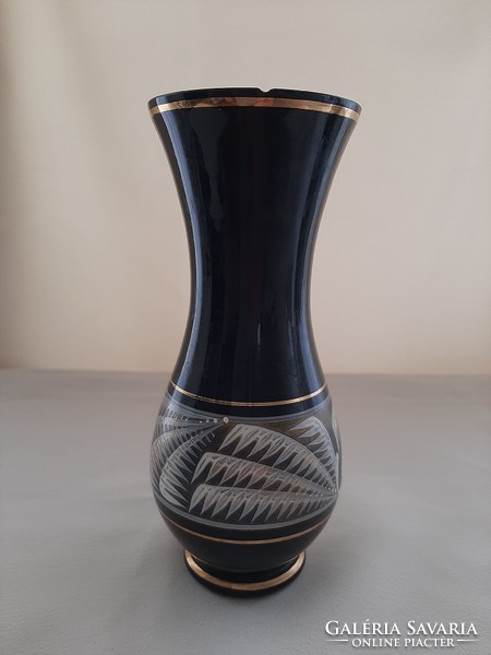 Fekete-arany váza