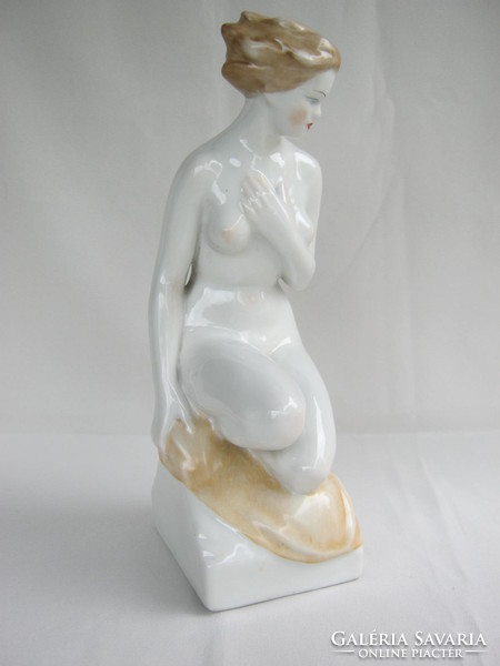 Hollóházi porcelán nagy méretű női akt