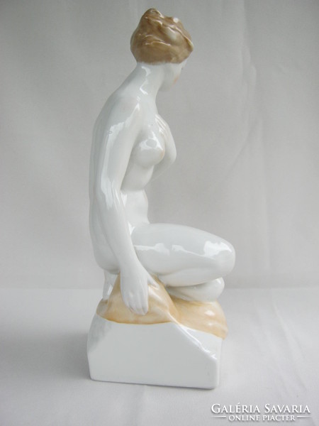 Hollóház porcelain large size female nude