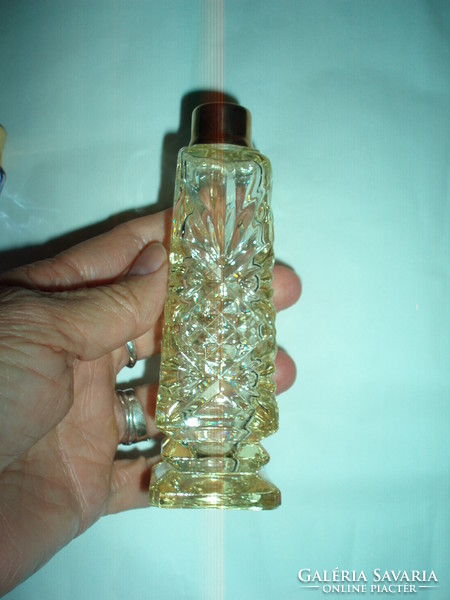 2 db aranyozott szájú ,antik kristály parfümös üveg
