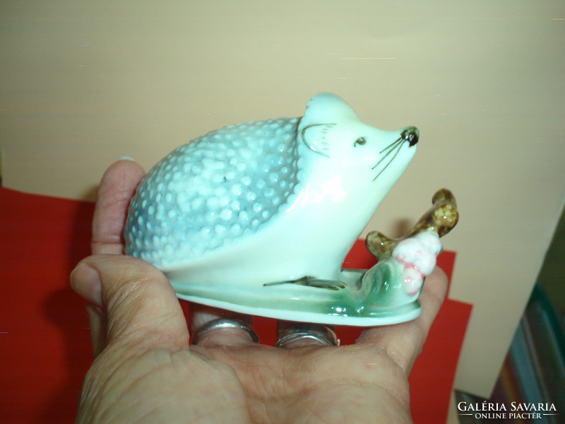 Ritka Zsolnay porcelán sün figura