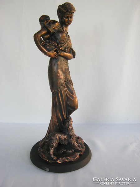 Large statue of a woman with a dog, 37 cm