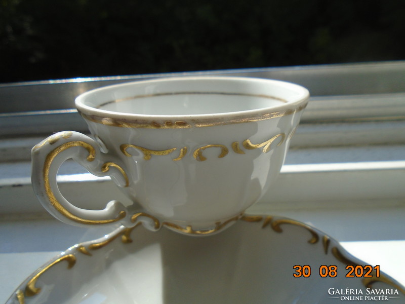 Gundel Zsolnay barokk dombor kézi arany mintás kávés csésze alátéttel
