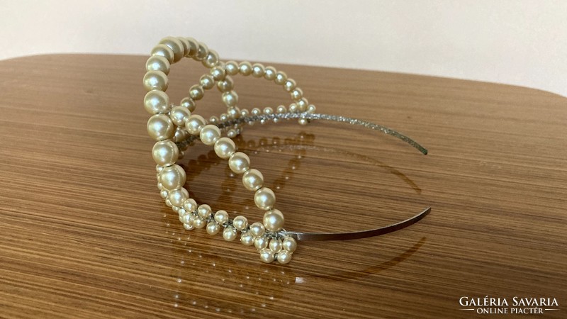 Tiara tekla pearl