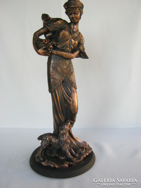 Large statue of a woman with a dog, 37 cm