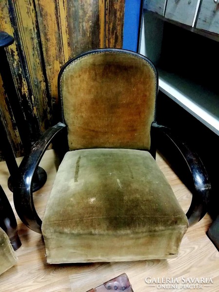 Art Deco hajlított keményfa fotel, plüss kárpittal