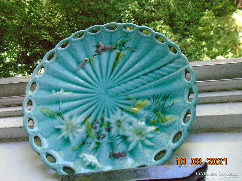 1920 Villeroy & boch schramberg Art Nouveau, embossed floral, turquoise majolica bowl with pierced rim