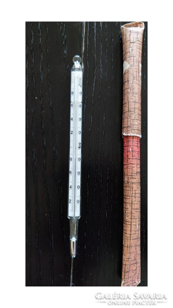 Maximum laboratory internal scale thermometer measuring between + 20 ° C and + 200 ° C