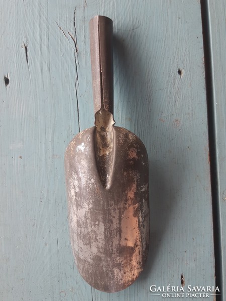 Metal grocery spoon