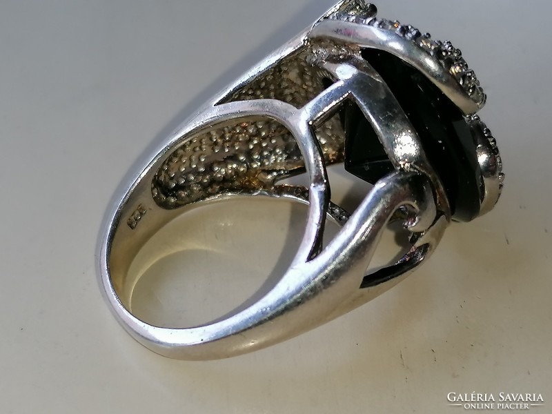 Silver special decorative, impressive large ring decorated with onyx stone 925