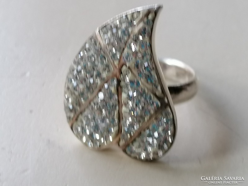 Ezüst impozáns extravagáns gyűrű cirkonkövekkel díszítve 925