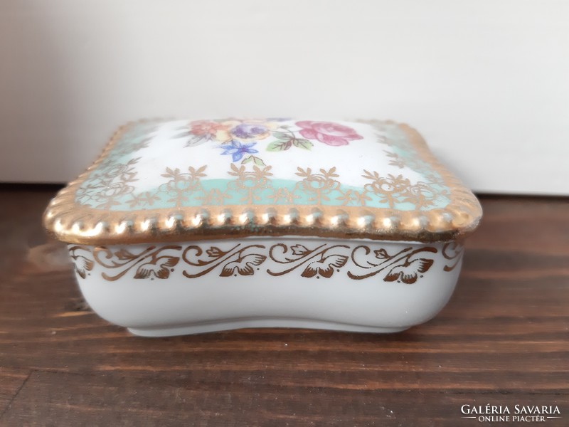 Richly decorated beautiful German porcelain ring box
