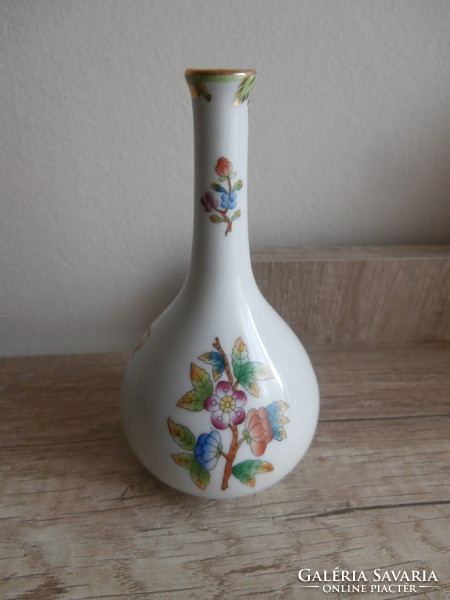 Herend stretched neck vase Victoria