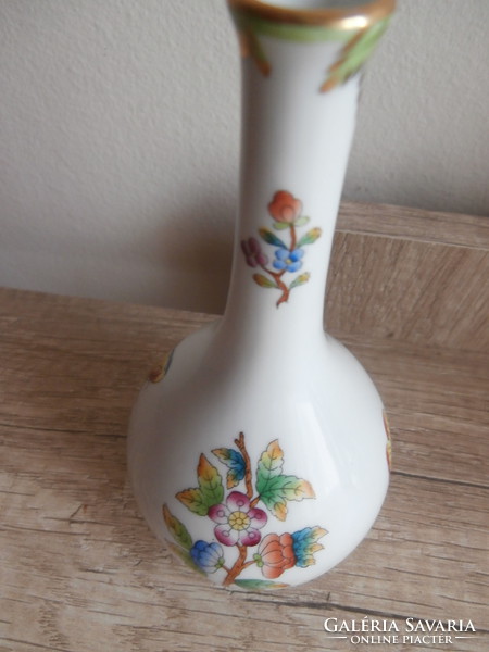 Herend stretched neck vase Victoria