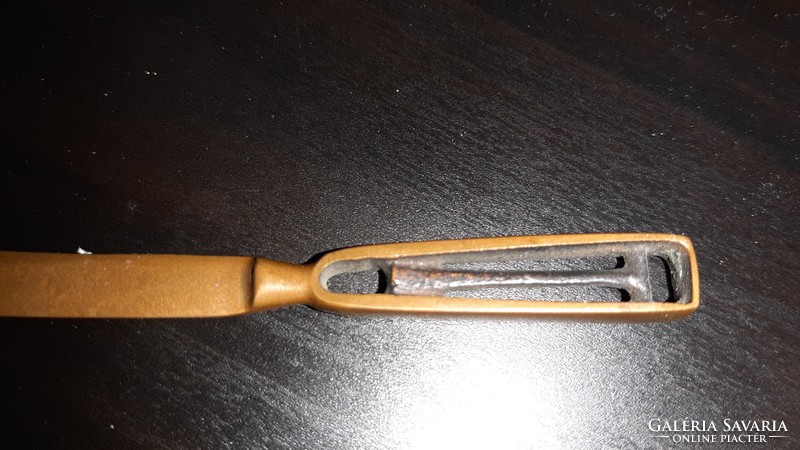 Copper leaf opener
