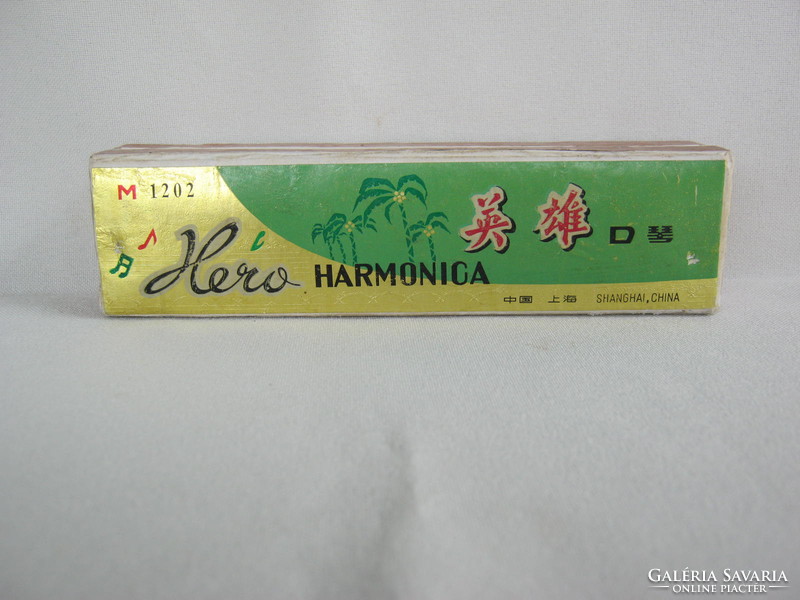 Hero in harmonica box
