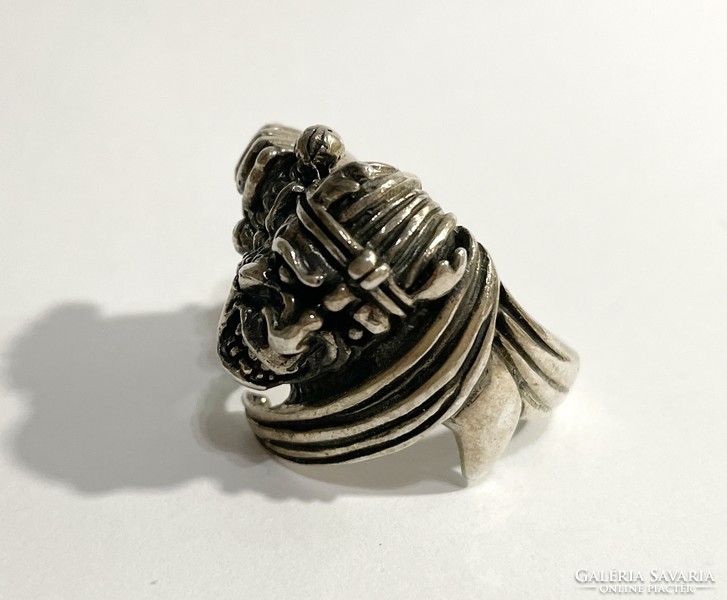 Large motorcycle ring