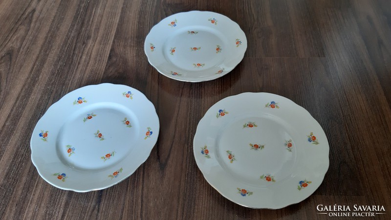Porcelán tányérkák
