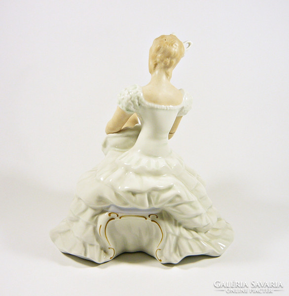 Wallendorf, a charming lady picks up her shoes 22.5 Cm porcelain figurine, flawless! (P201)