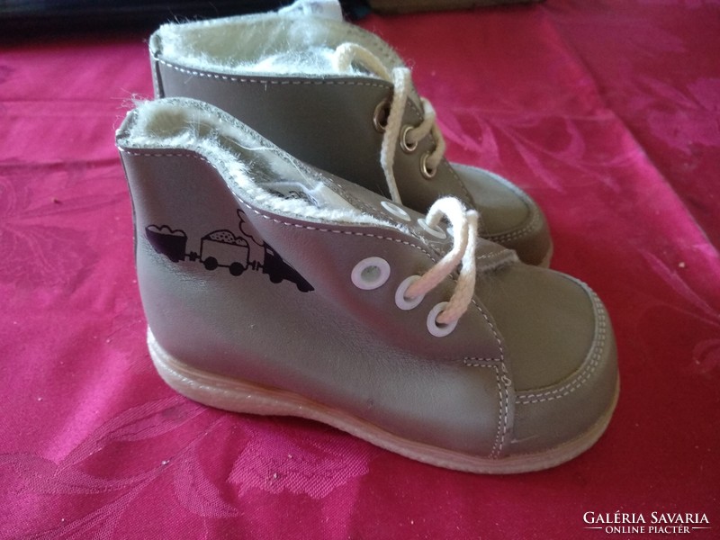 Furry baby shoes, boots, winter children's footwear, recommend!