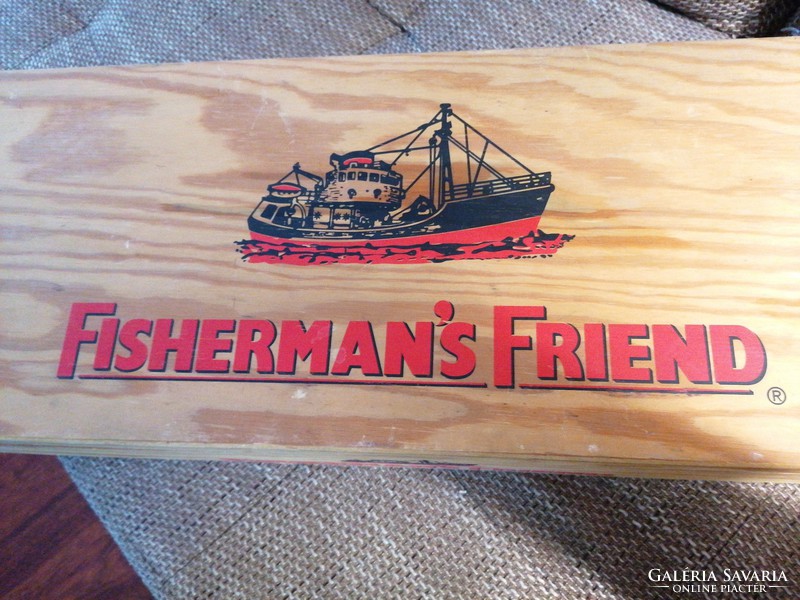 Gyűjtőknek! Hatalmas méretű, nagy ritka Fisherman's friend fadoboz. 65x22,5x12,5 cm, szép állapotú!