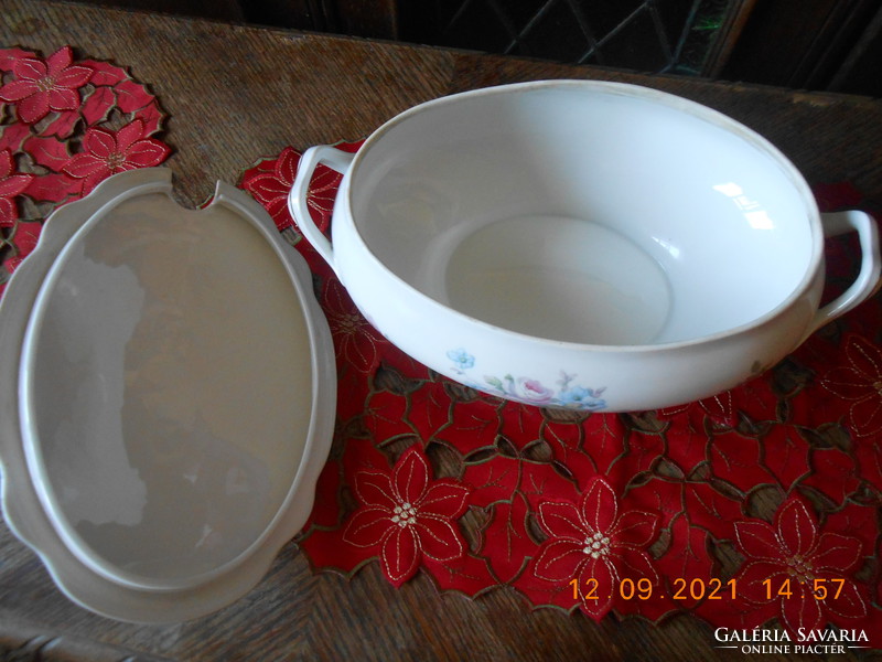 Zsolnay beaded, rose patterned soup bowl