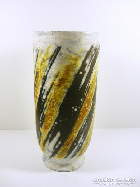 Gorka lívia, retro 1960 twisted motif 27.2 Cm artistic ceramic vase, flawless! (G085)