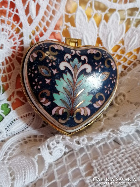 Heart shaped ring box or medicine box